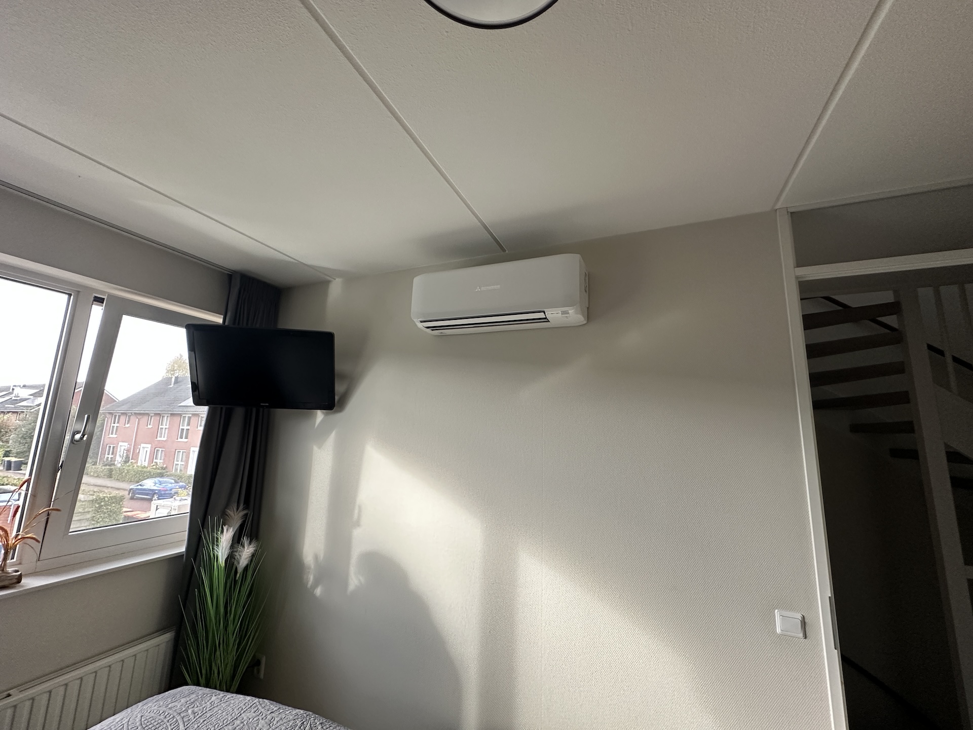Triple-split airco geplaatst