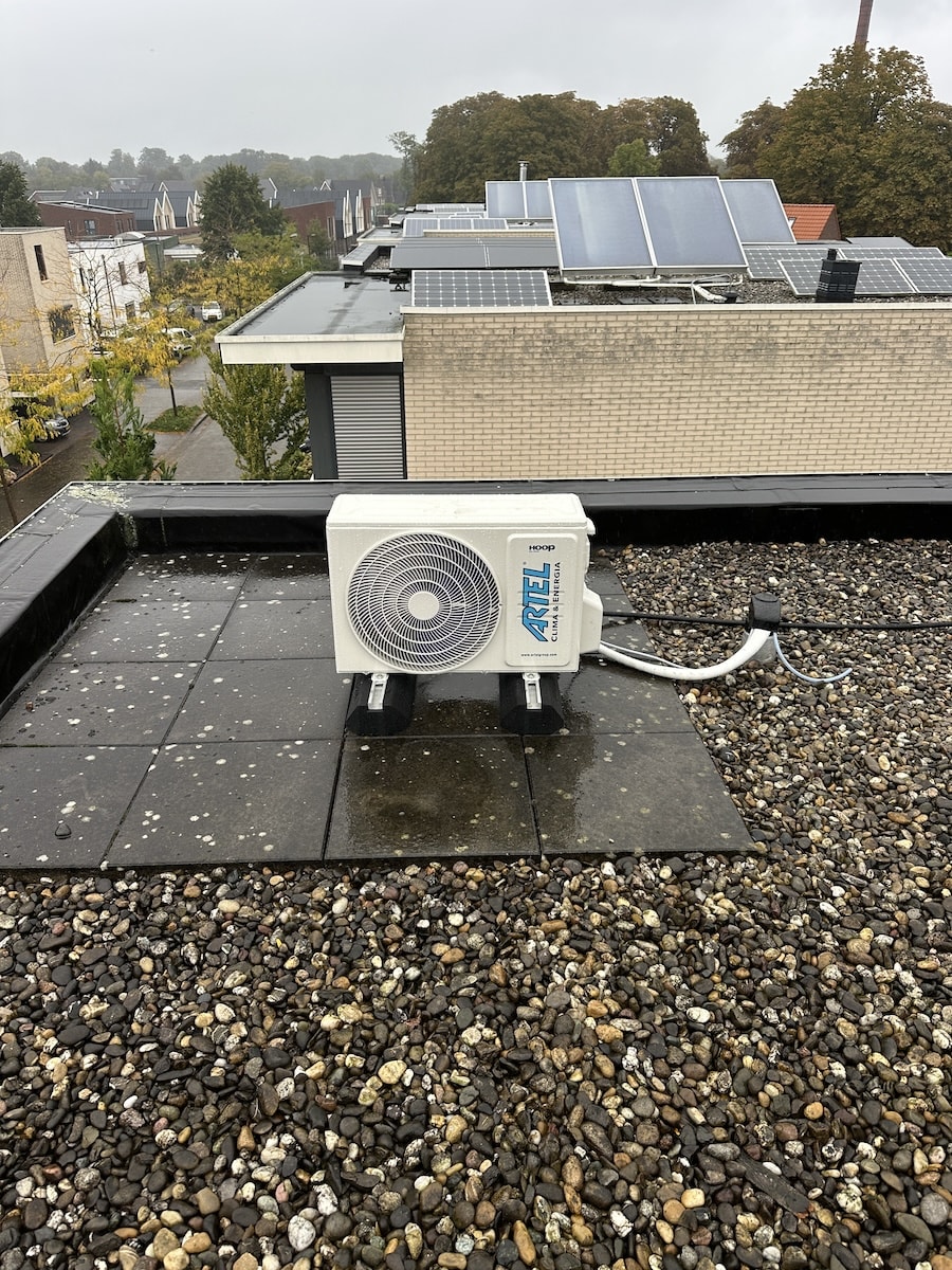 Zonnepanelen en airco's geplaatst project